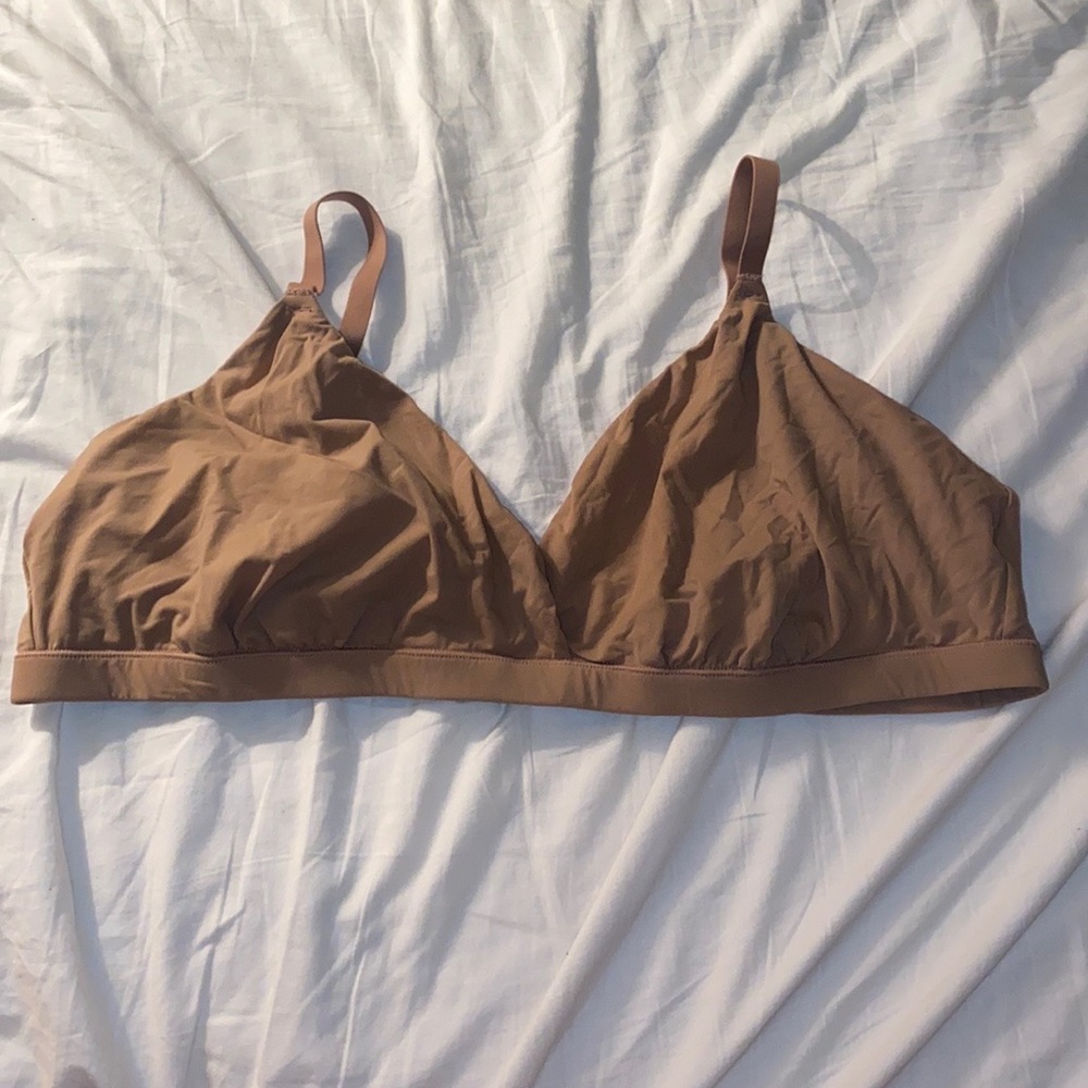 NWOT SKIMS Fits Everybody Crossover Bralette